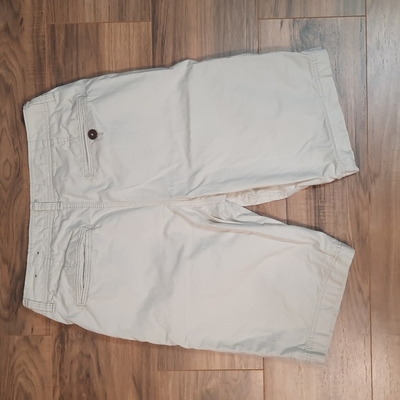 American Eagle Longer Length Flat Front Cream Khaki Shorts Size 30 - Picture 5 of 5